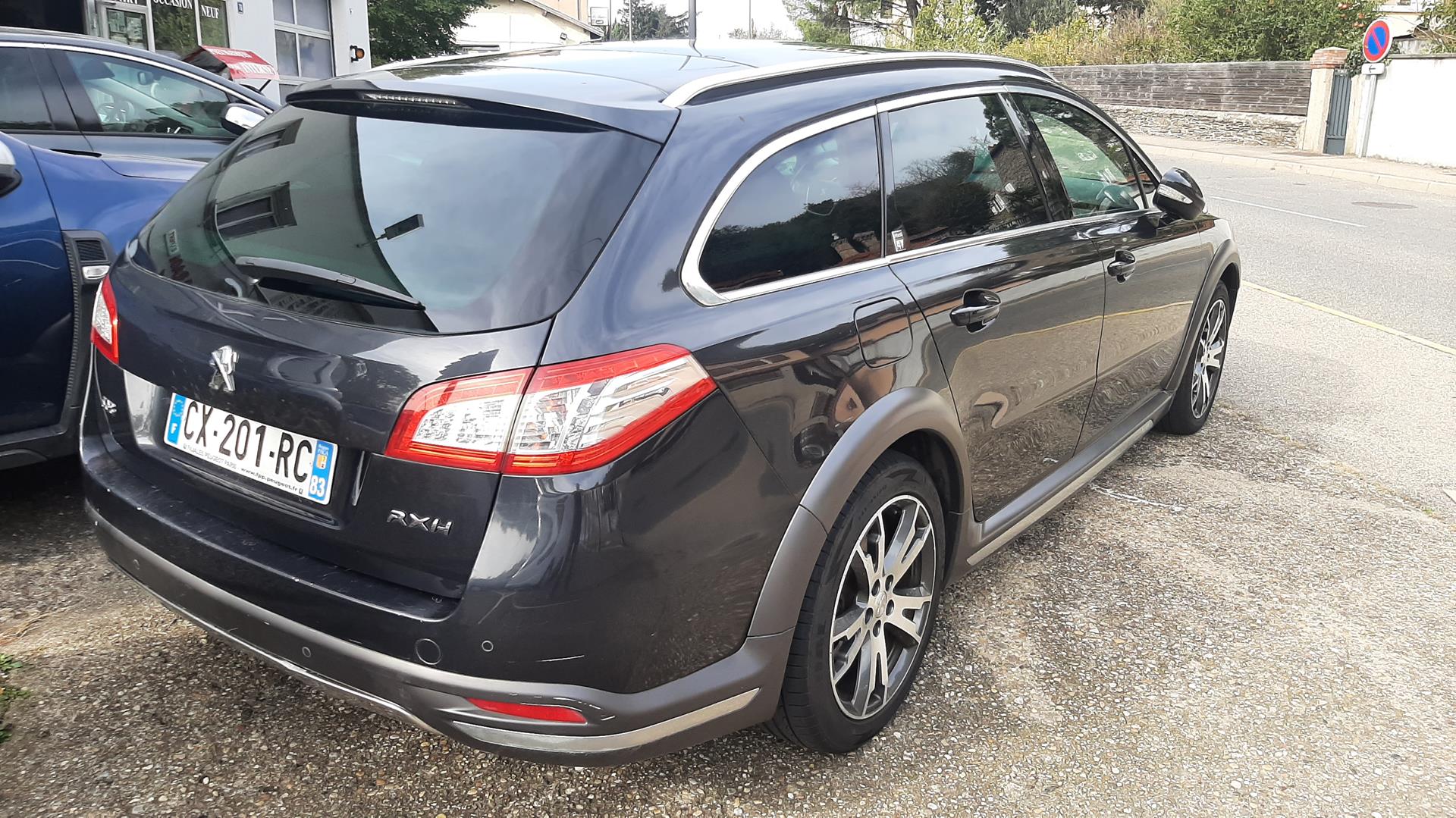 photos de la voiture en question