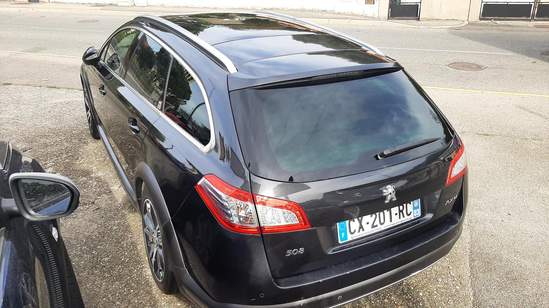 photos de la voiture en question