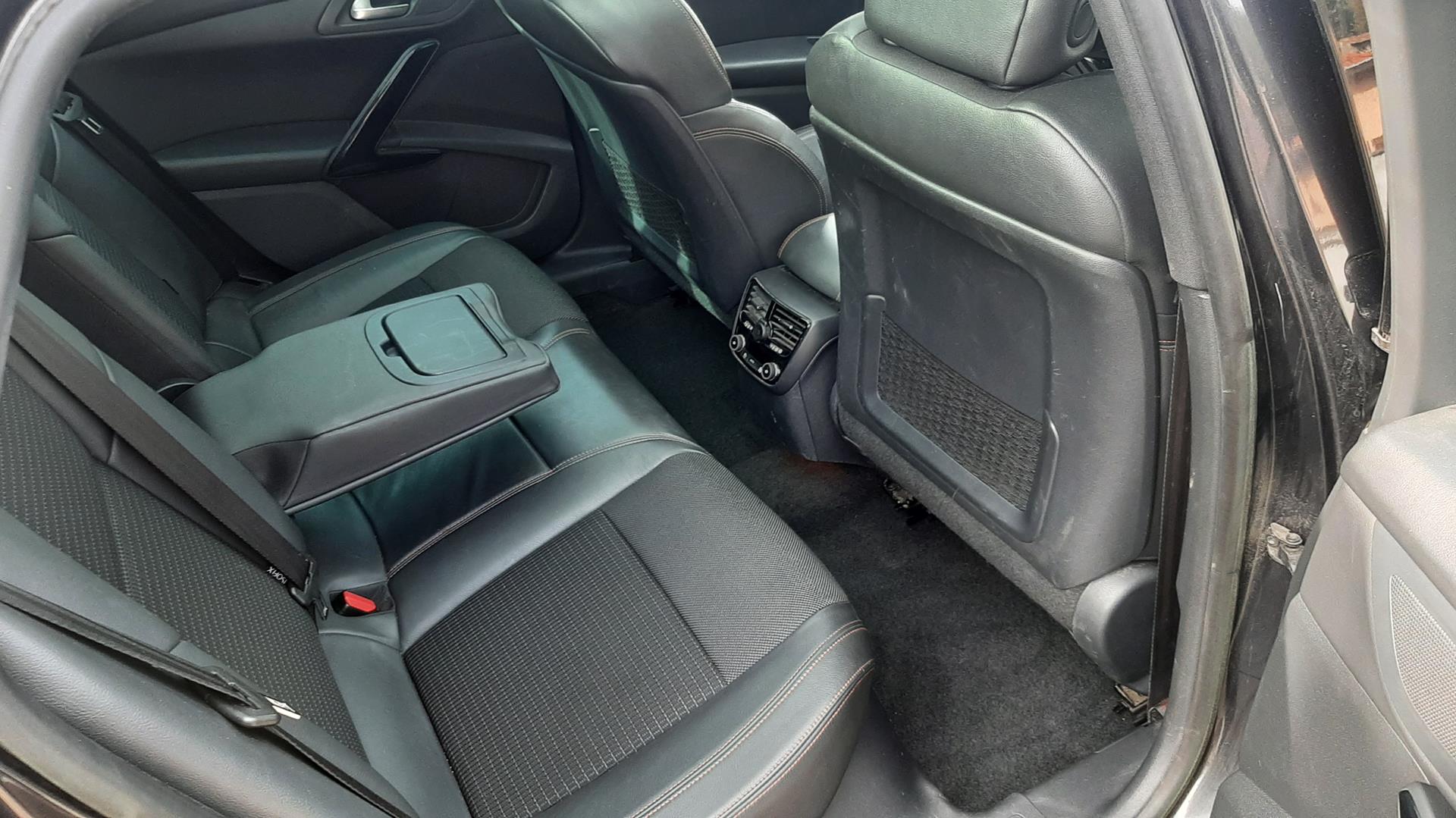 photos de la voiture en question