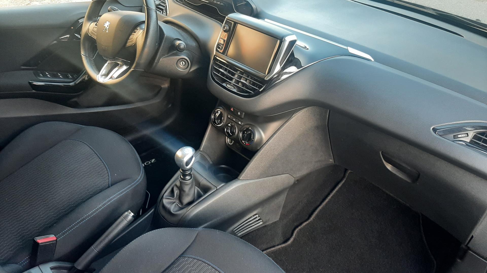 photos de la voiture en question