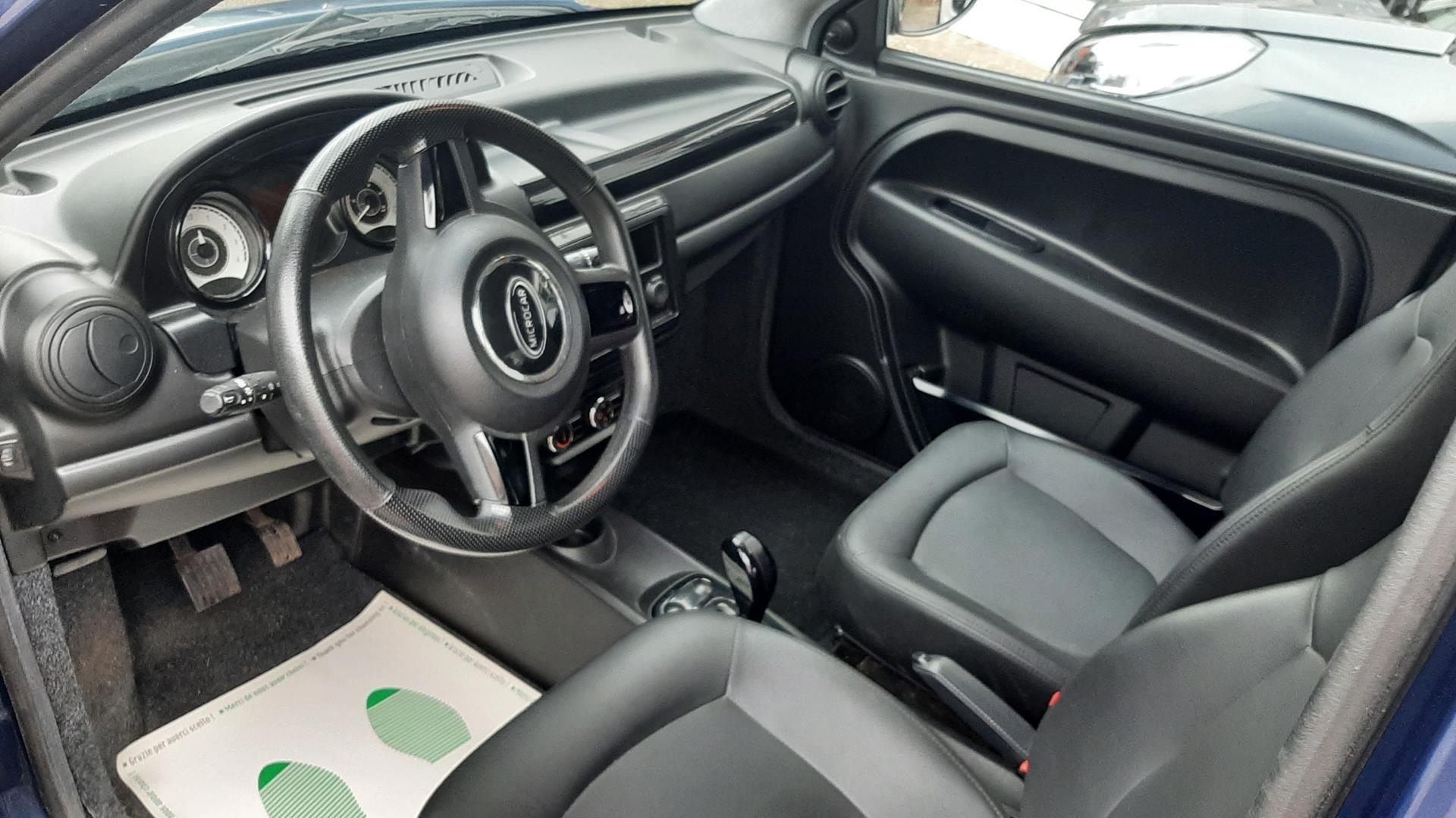 photos de la voiture en question