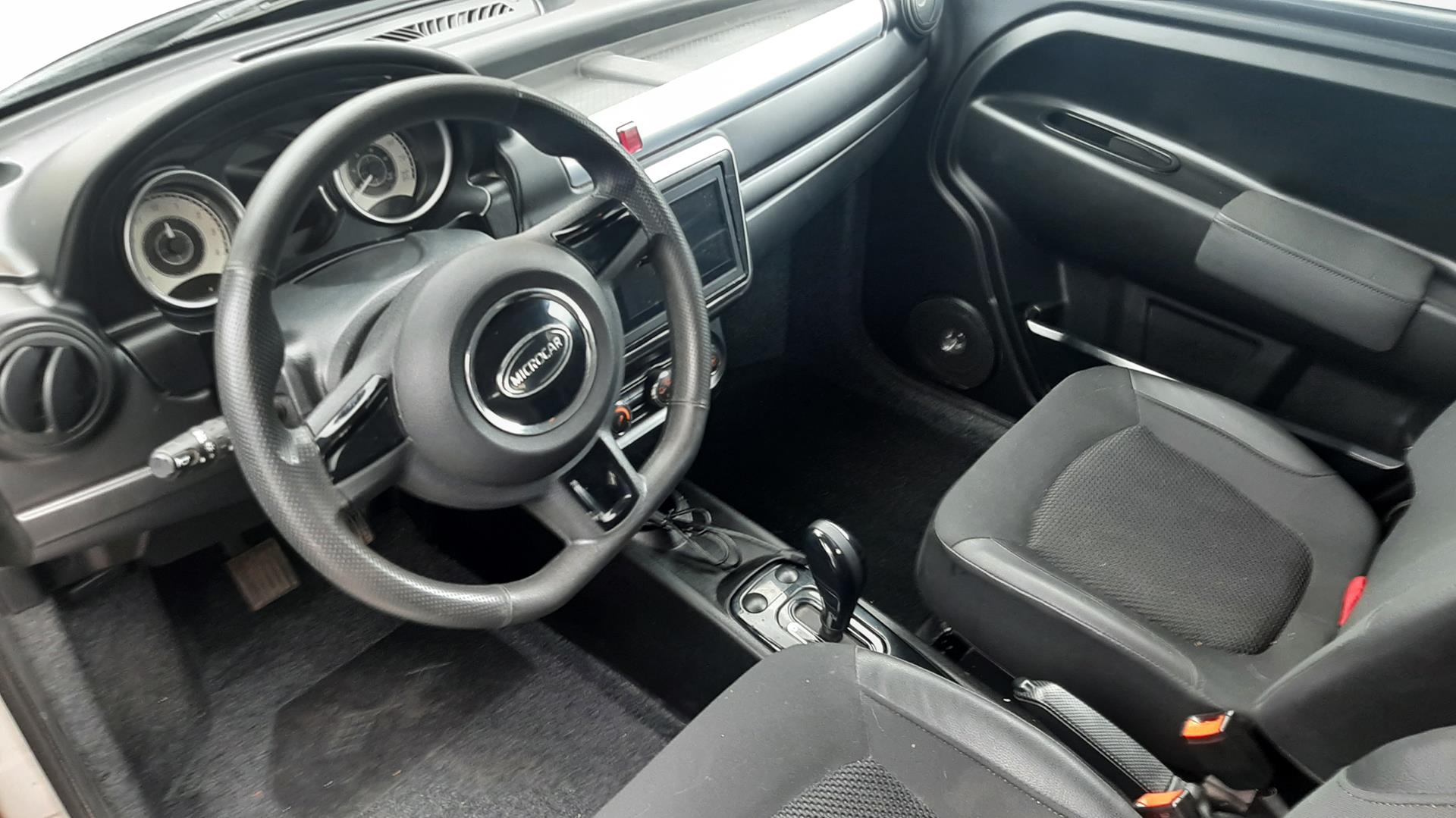 photos de la voiture en question