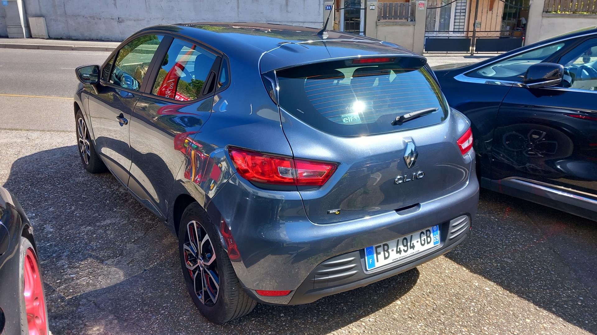 photos de la voiture en question