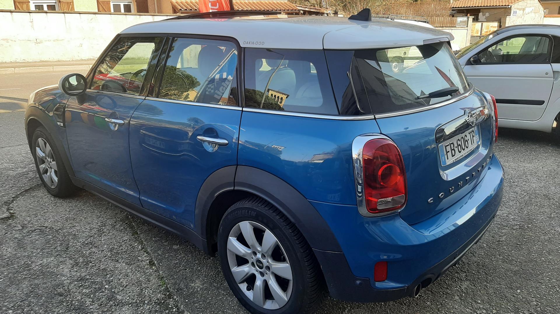 photos de la voiture en question