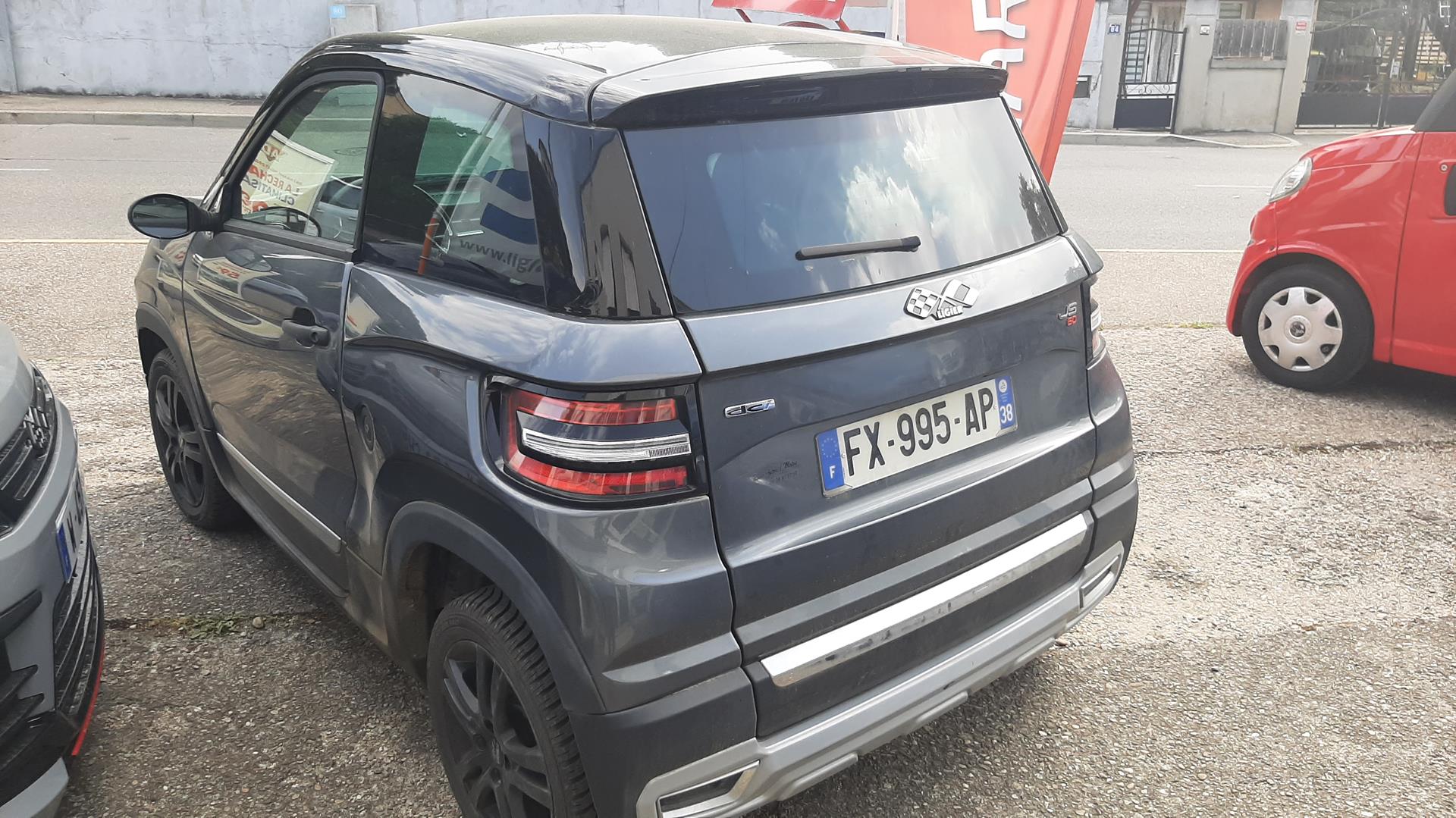 photos de la voiture en question