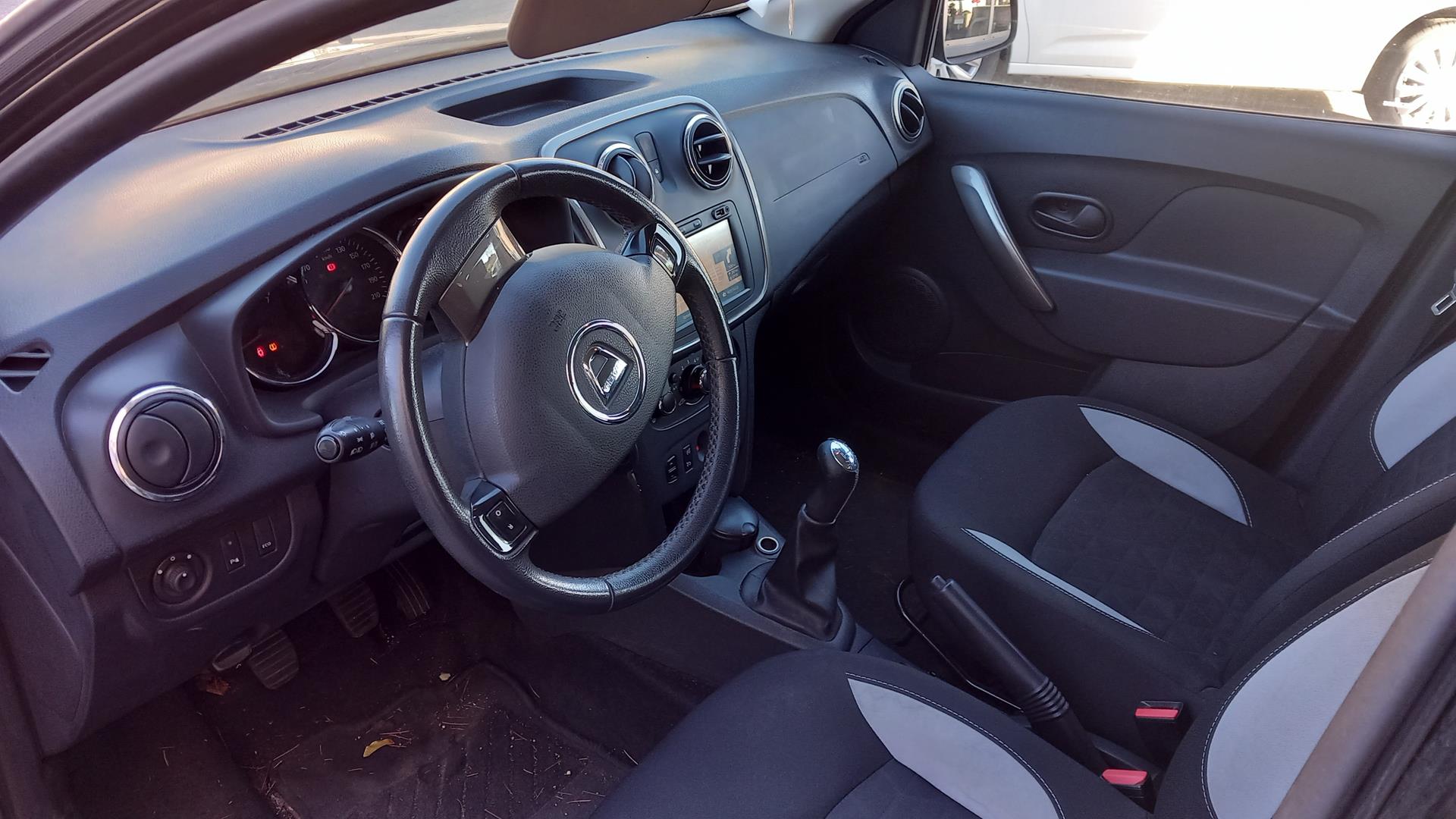 photos de la voiture en question