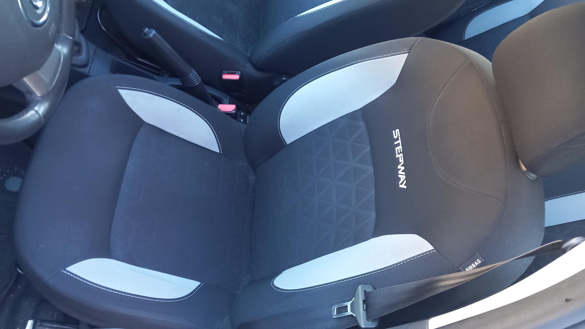 photos de la voiture en question