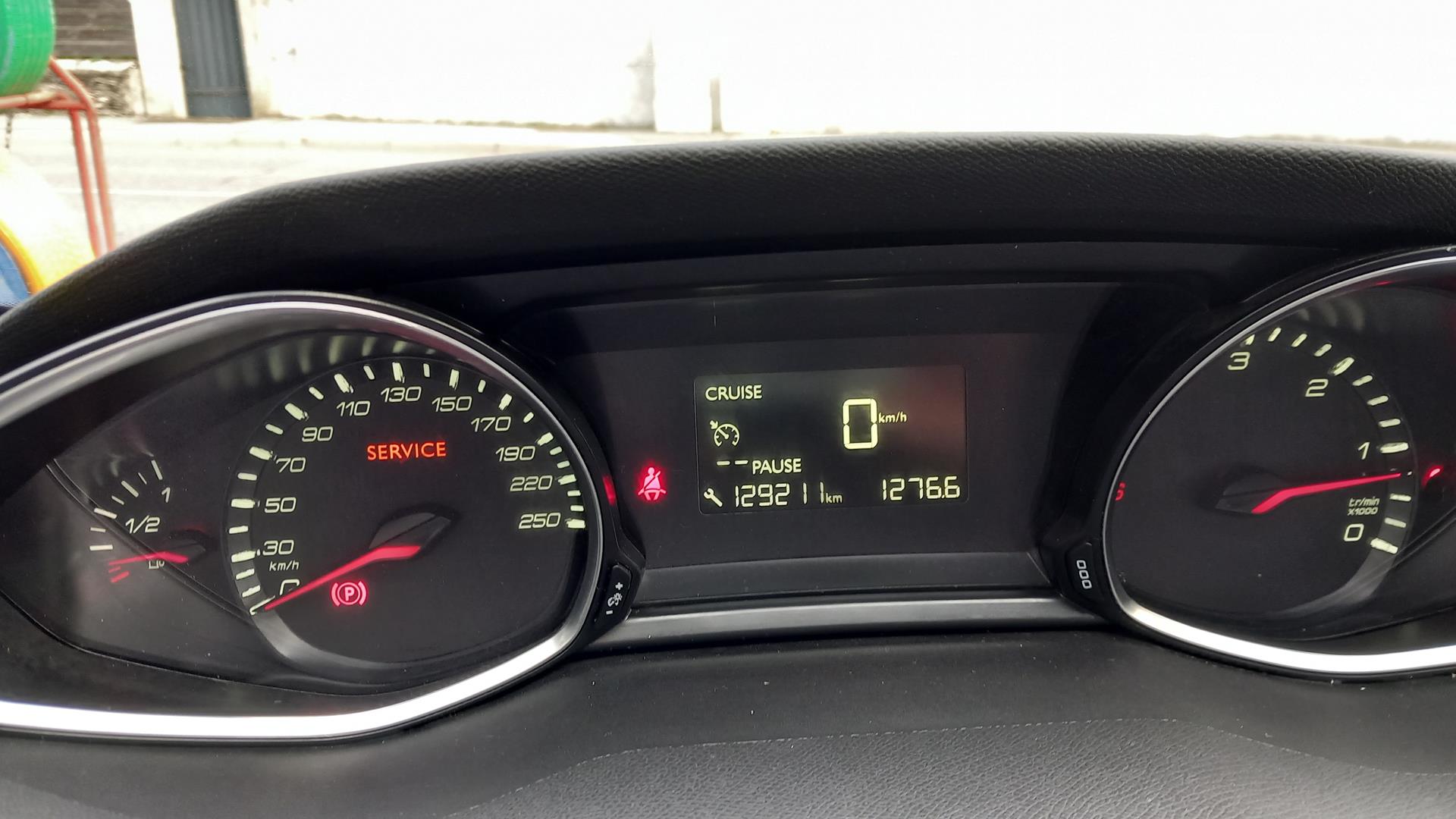 photos de la voiture en question